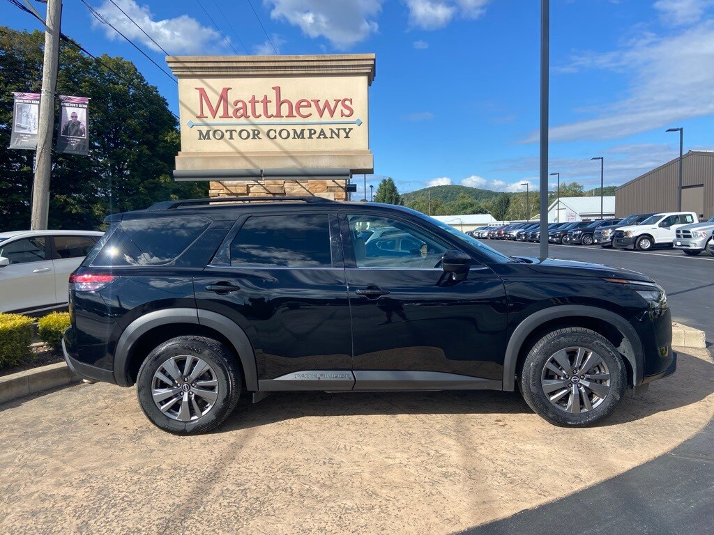 2024 Nissan Pathfinder SV photo 4