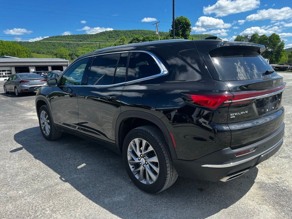 Used 2025 Buick Enclave Preferred SUV
