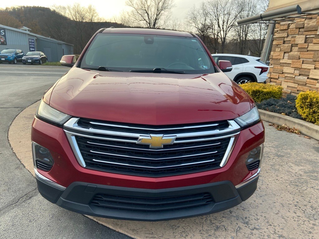 2022 Chevrolet Traverse photo 2