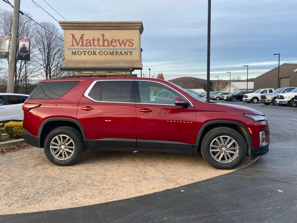 Used 2022 Chevrolet Traverse LT SUV