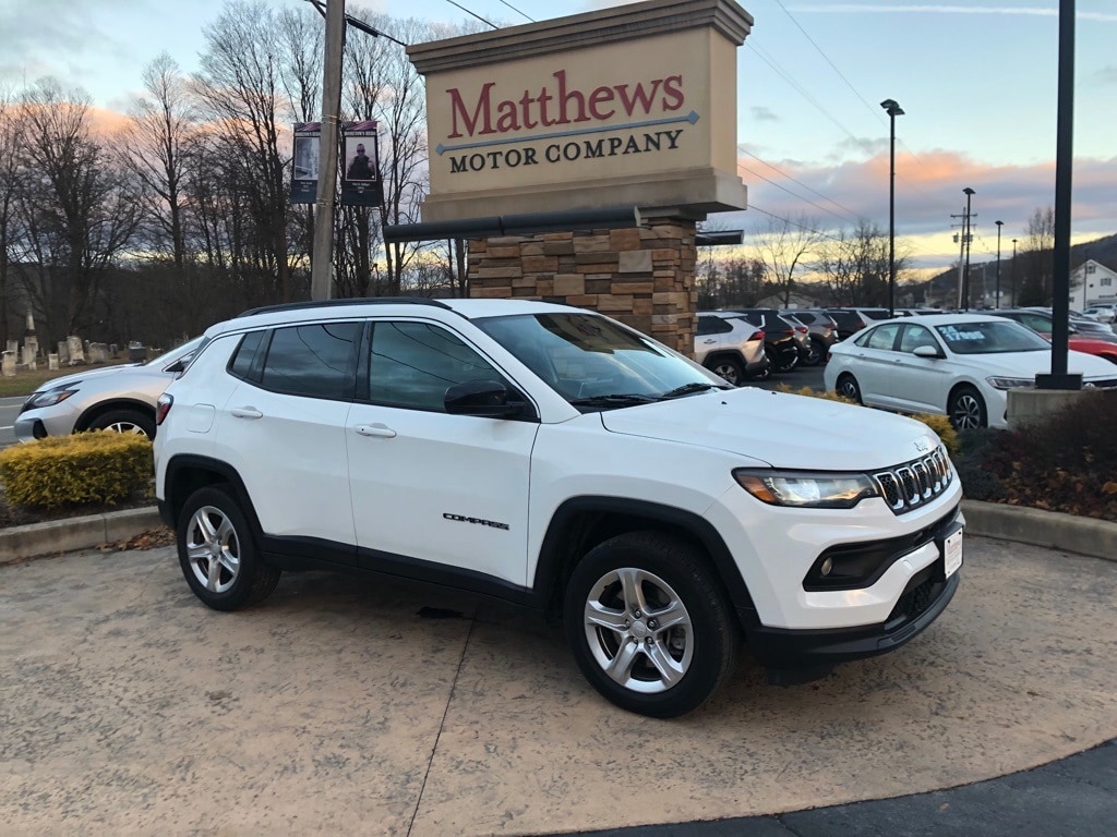 2023 Jeep Compass Latitude's photo