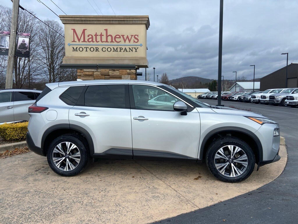 2023 Nissan Rogue SV photo 4