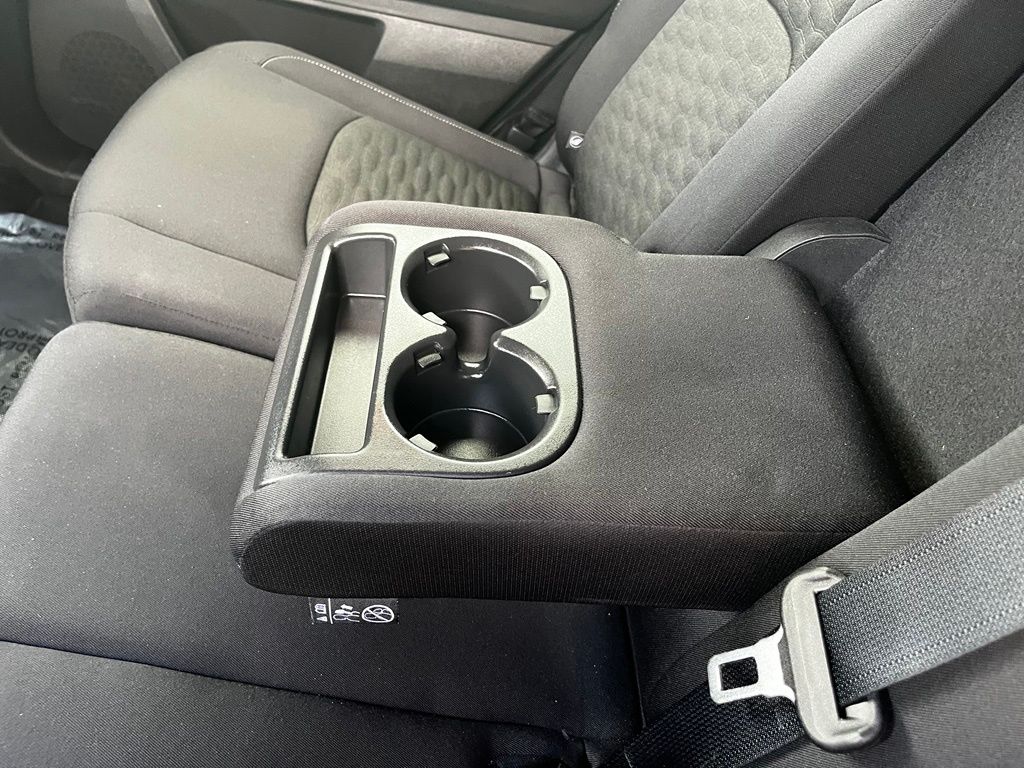 2025 Nissan Pathfinder SV - Photo 25