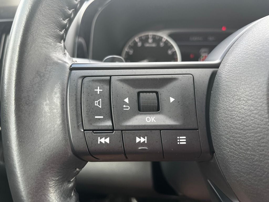 2025 Nissan Pathfinder SV - Photo 15