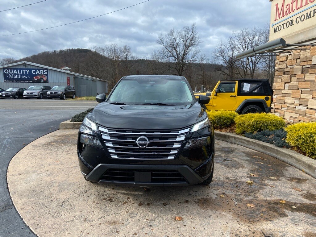 2024 Nissan Rogue S photo 2