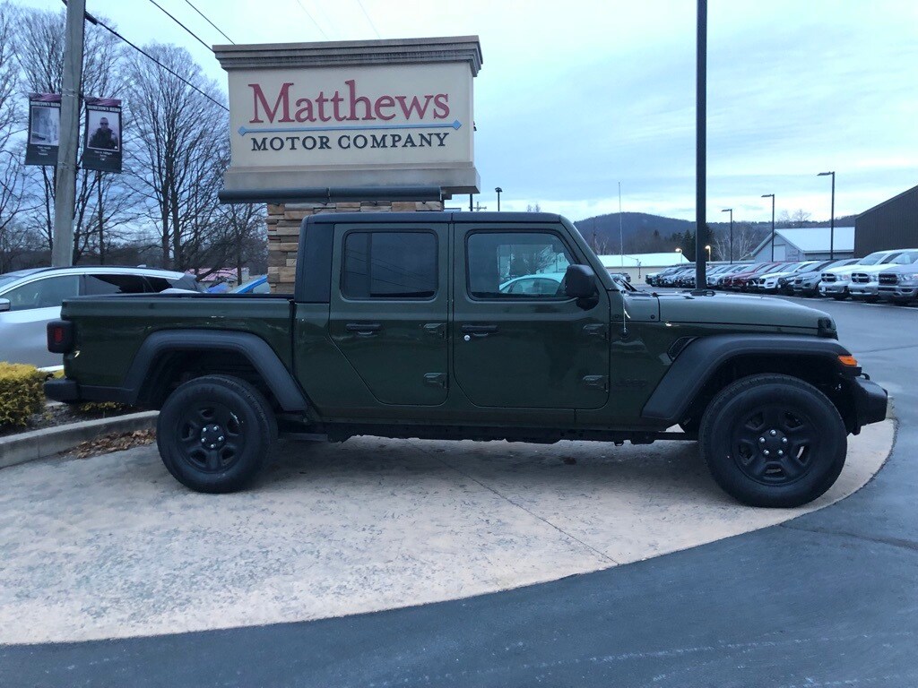 2021 Jeep Gladiator Sport photo 4