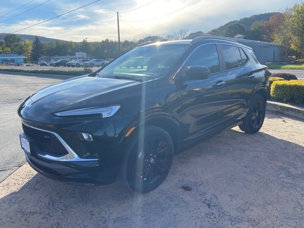 2024 Buick Encore GX Sport Touring photo 2