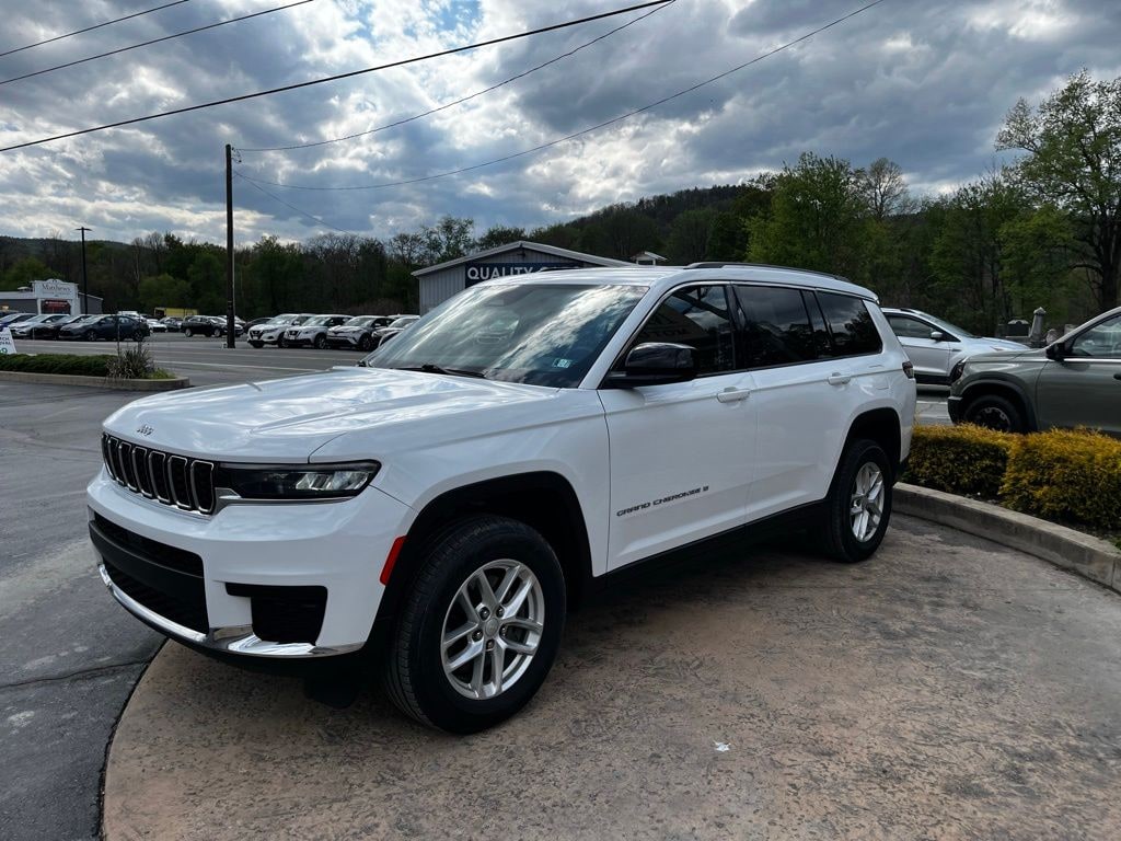 Used 2022 Jeep New Grand Cherokee Laredo SUV