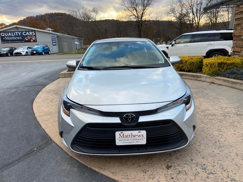 2024 Toyota Corolla LE photo 2