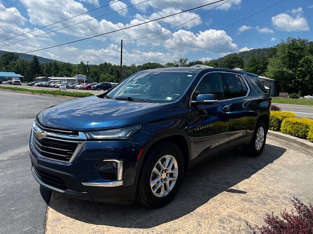 Used 2022 Chevrolet Traverse LS SUV