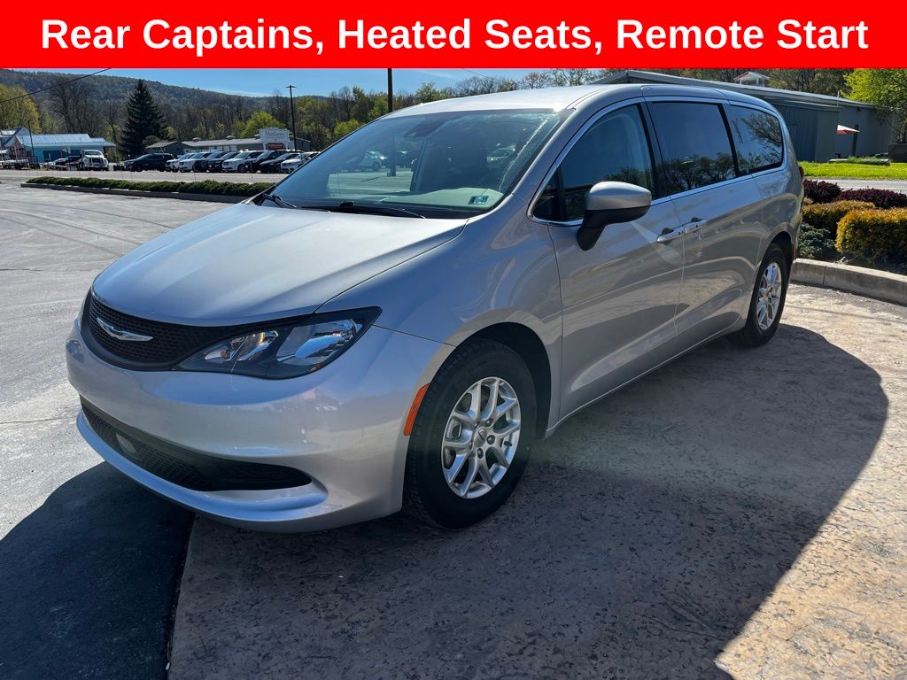 2023 Chrysler Voyager LX's photo