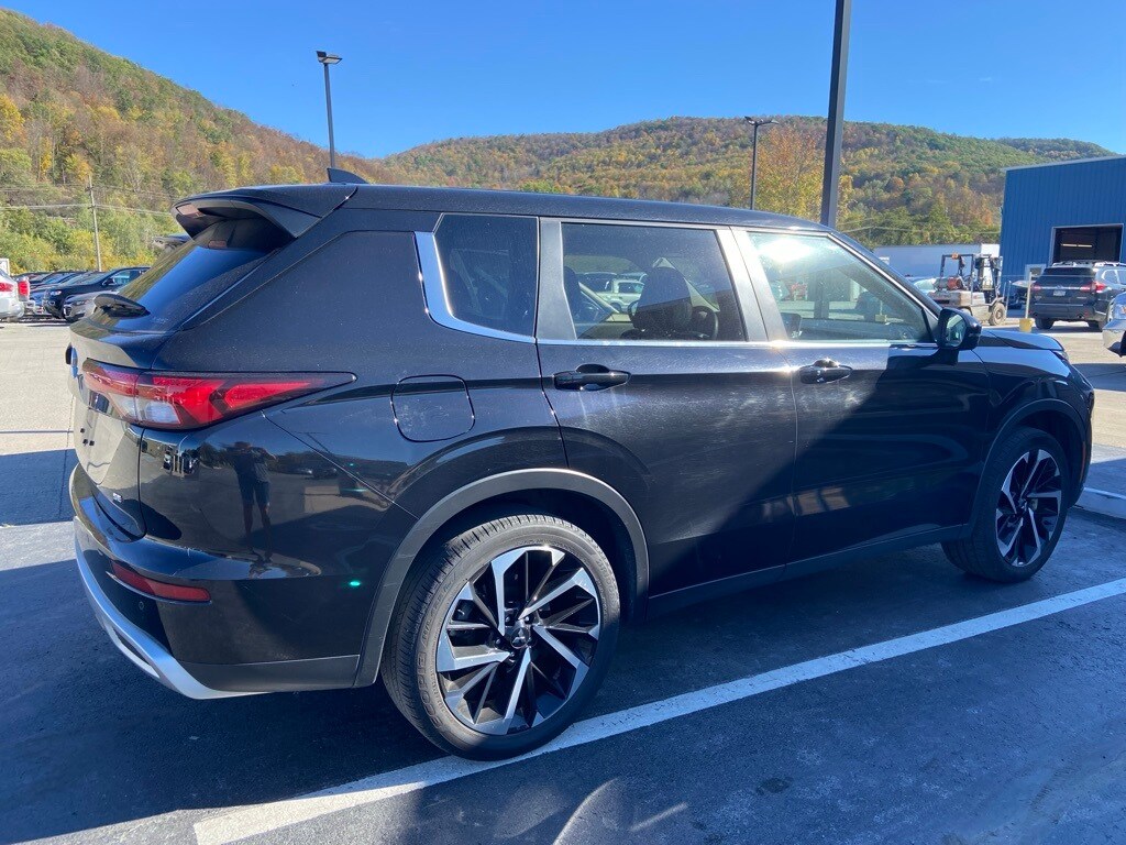 2024 Mitsubishi Outlander SE Ralliart photo 3