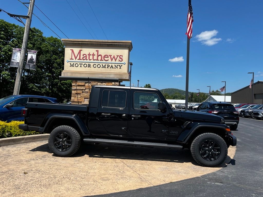 Used 2022 Jeep Gladiator Sport Truck Crew Cab