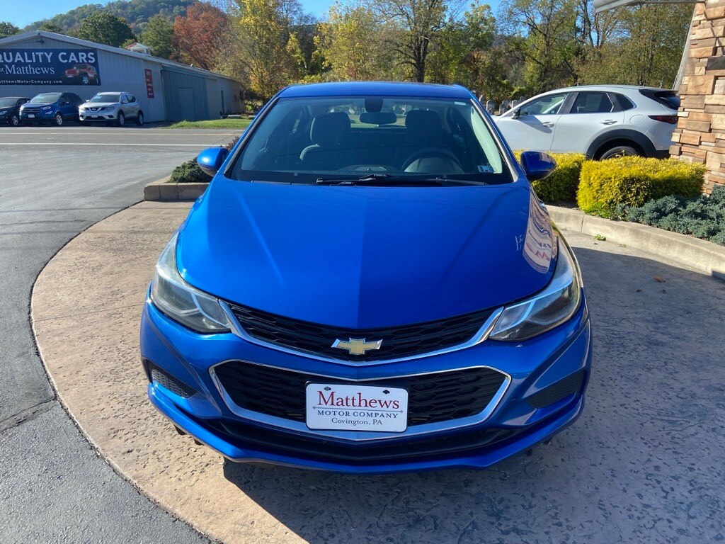 2018 Chevrolet Cruze LT photo 2