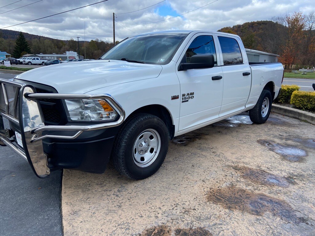 2022 Ram 1500 Classic Tradesman photo 2