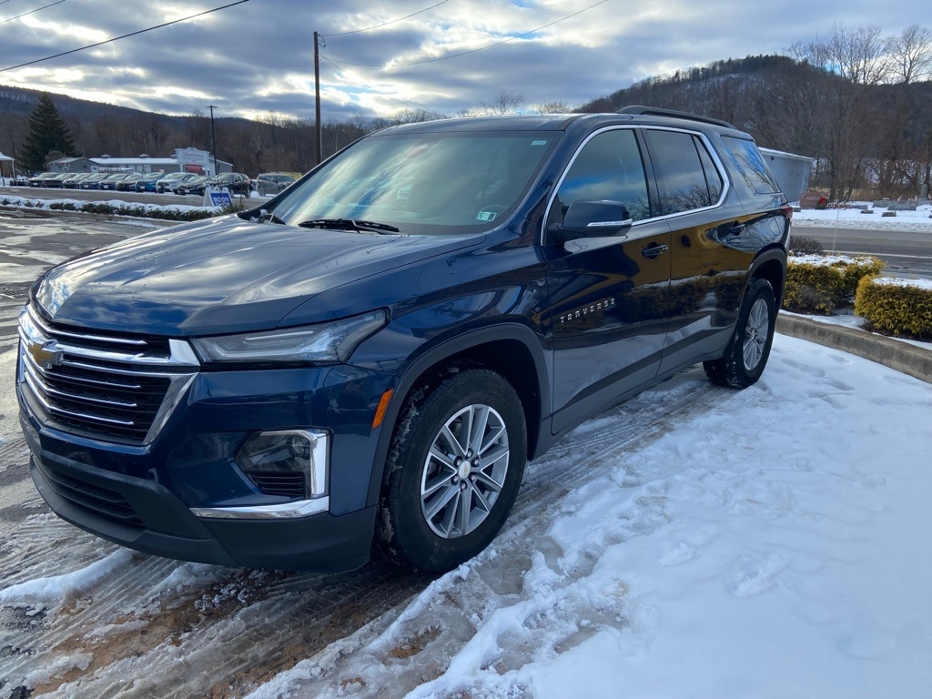 Used 2023 Chevrolet Traverse LT SUV