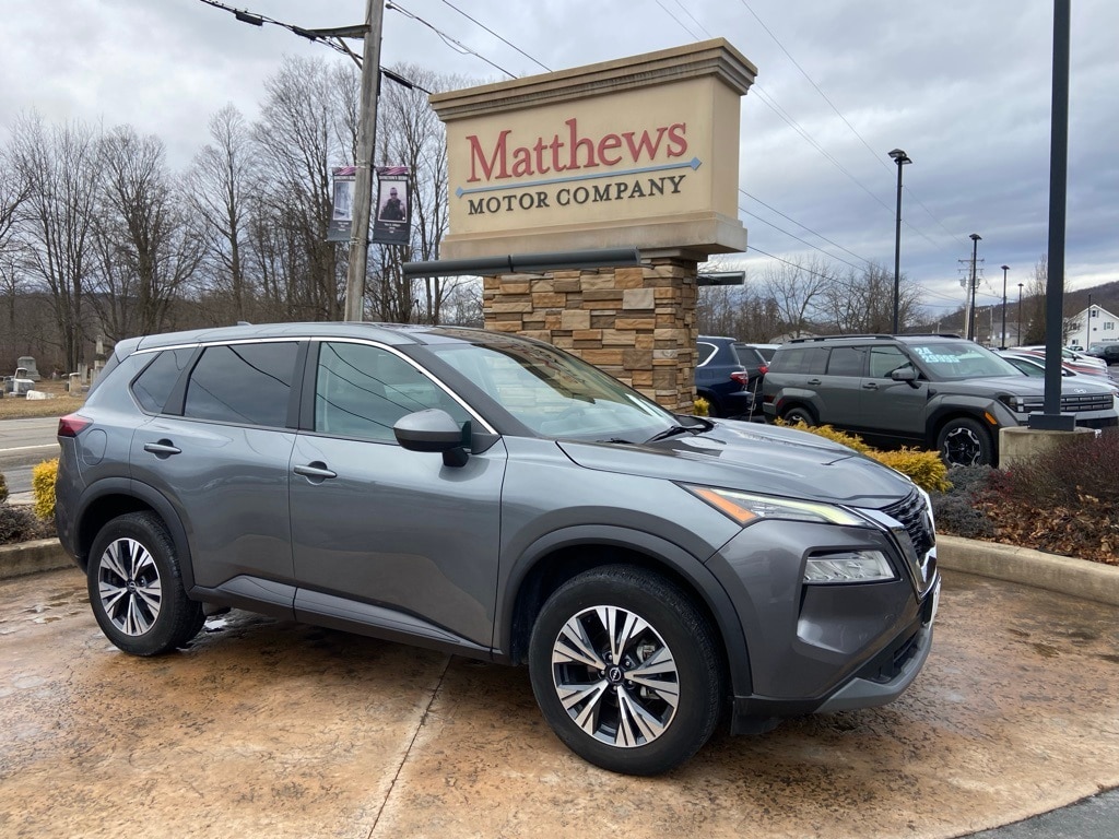 2023 Nissan Rogue SV's photo