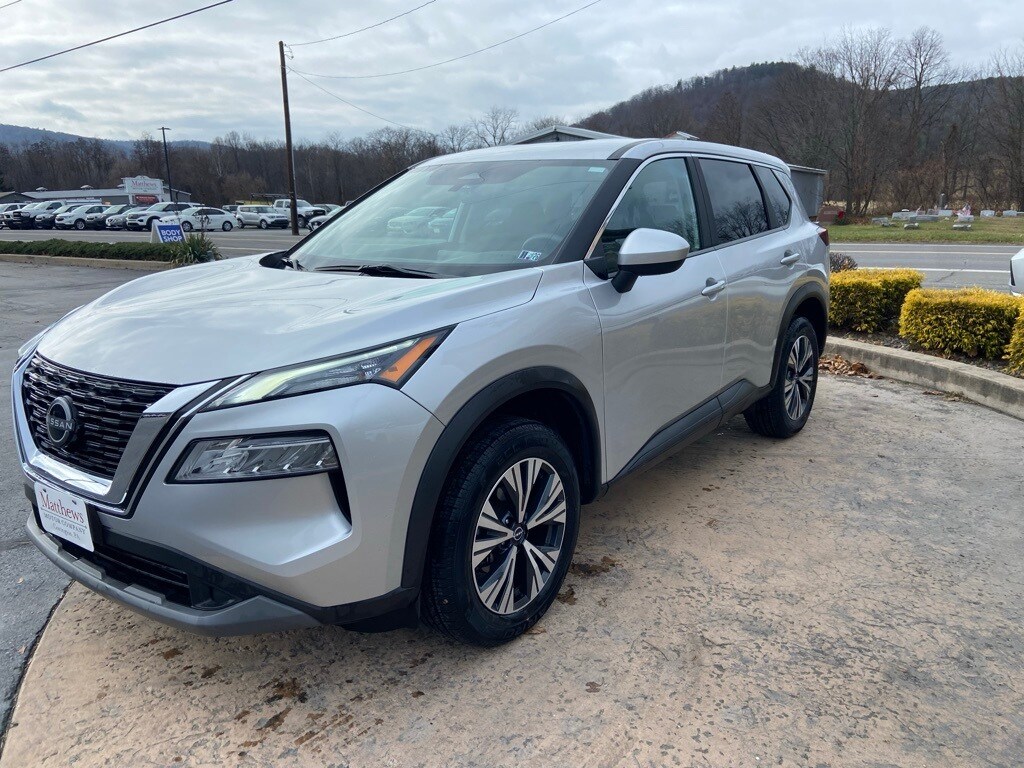 2023 Nissan Rogue SV photo 3