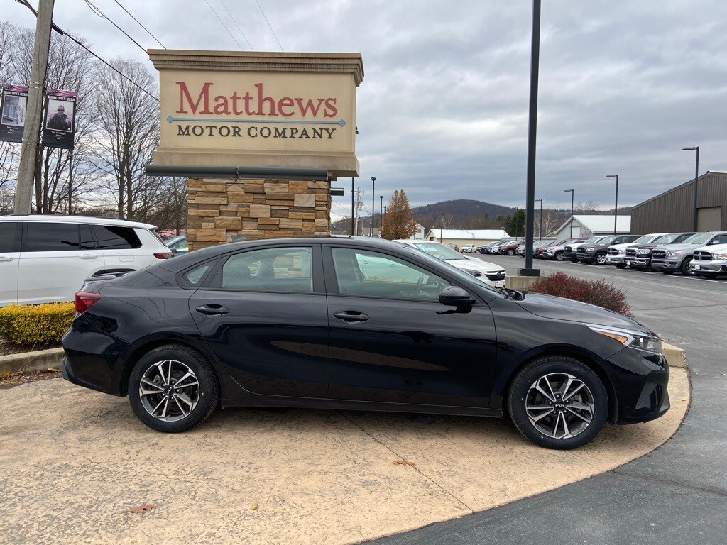 2023 Kia Forte LXS photo 4