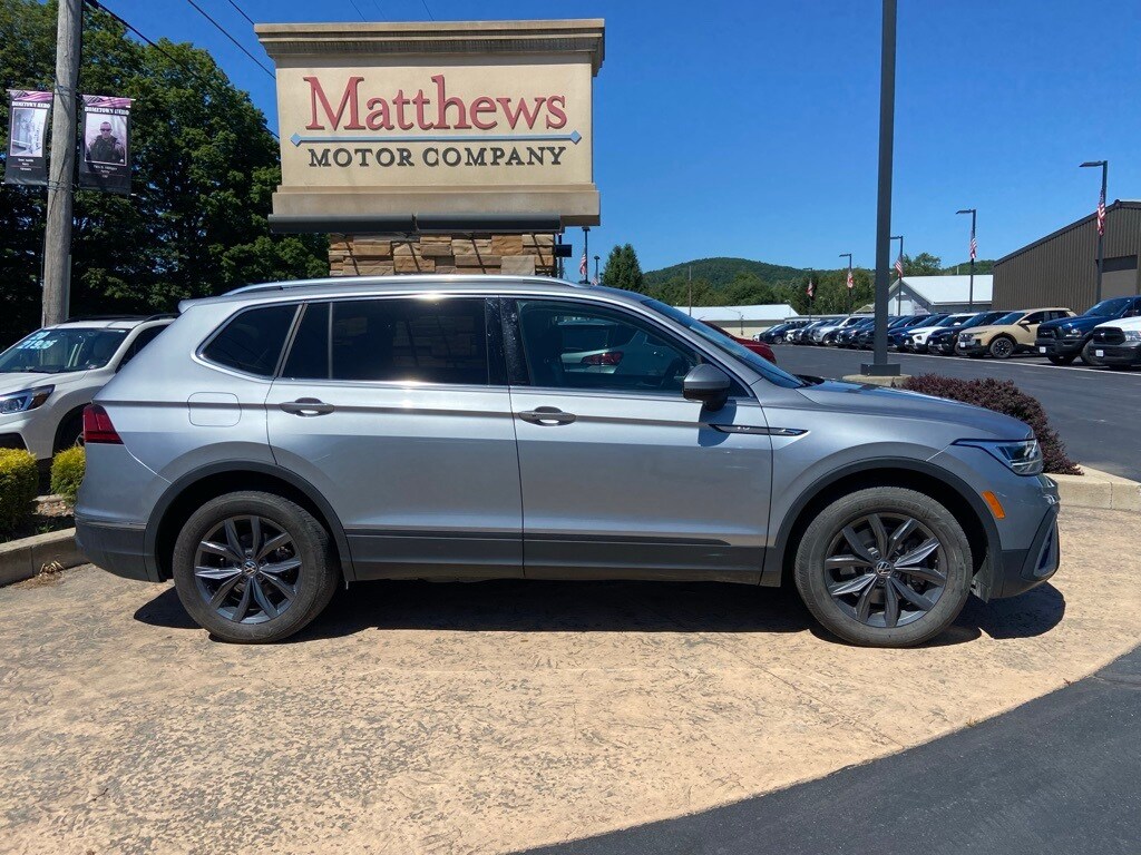 2022 Volkswagen Tiguan SE photo 3