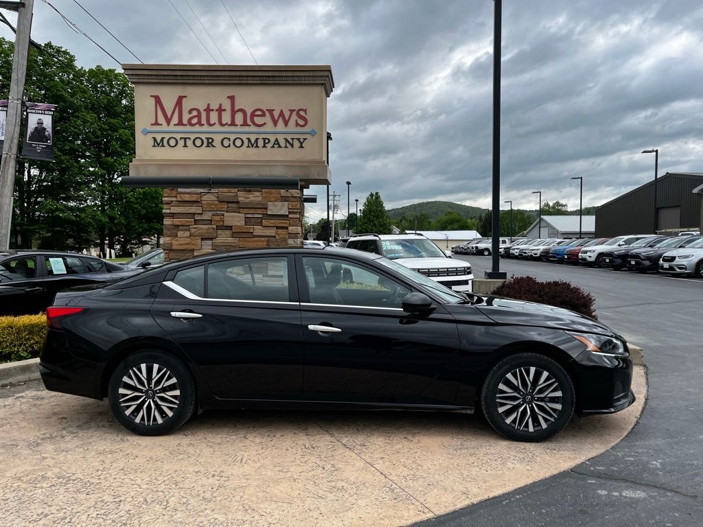 Used 2025 Nissan Altima 2.5 SV Sedan