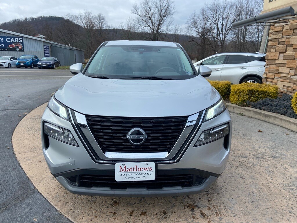2023 Nissan Rogue SV photo 2