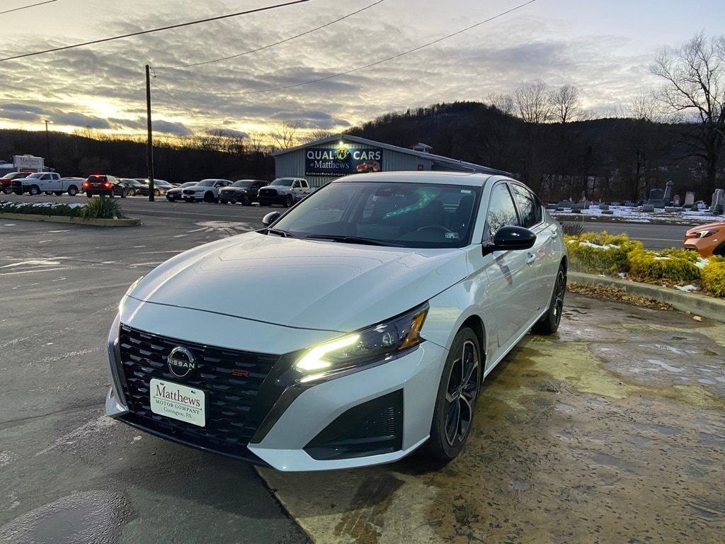 2024 Nissan Altima 2.5 SR photo 2