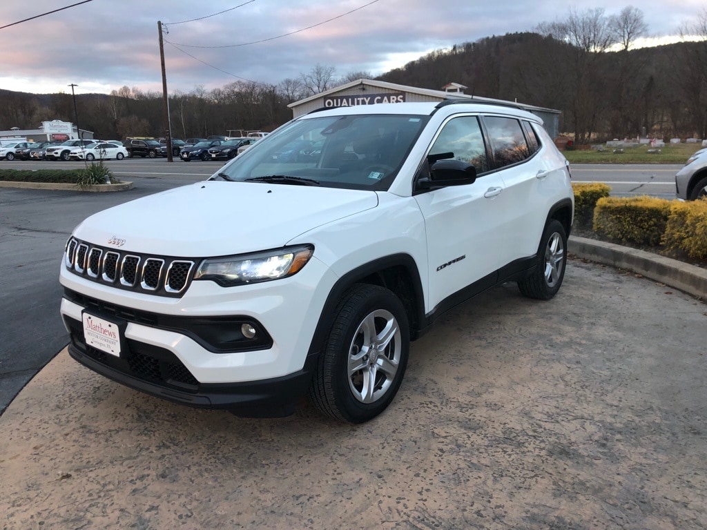 2023 Jeep Compass Latitude's photo