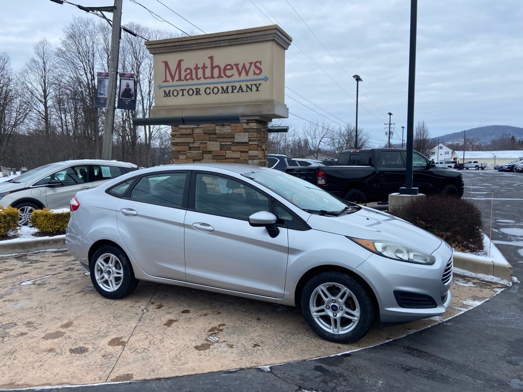 2017 Ford Fiesta SE's photo