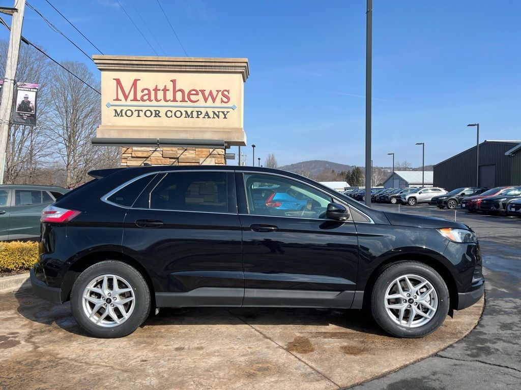 Used 2024 Ford Edge SEL SUV