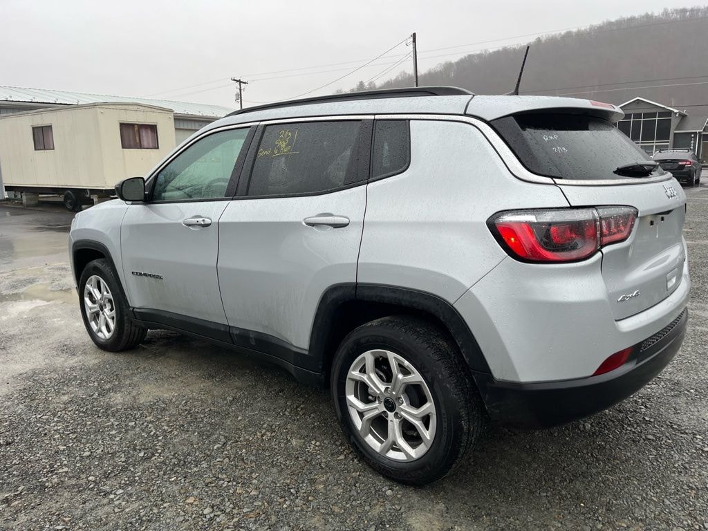 Used 2025 Jeep Compass Latitude SUV