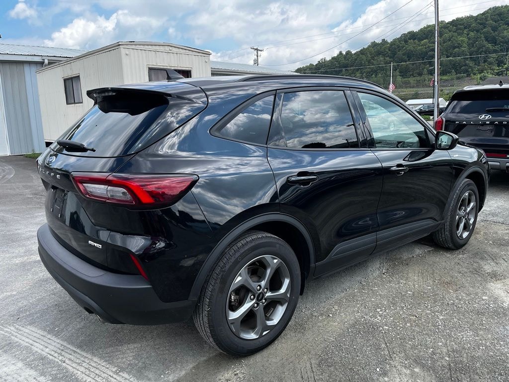 Used 2025 Ford Escape ST-Line Select SUV