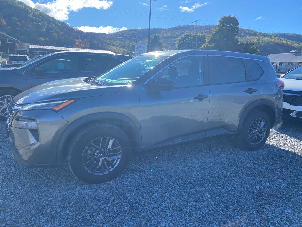 Used 2024 Nissan Rogue S SUV