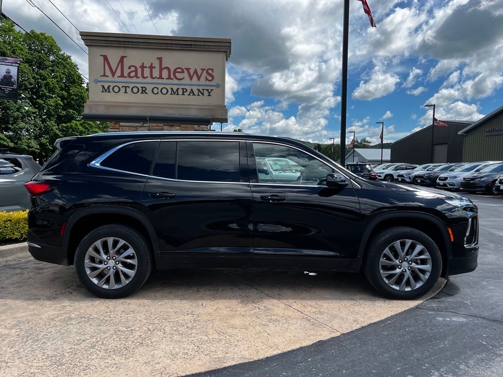 Used 2025 Buick Enclave Preferred SUV