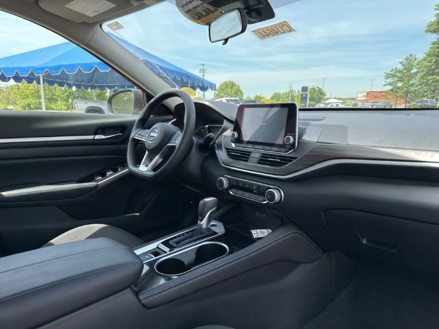 Additional photo of vehicle.