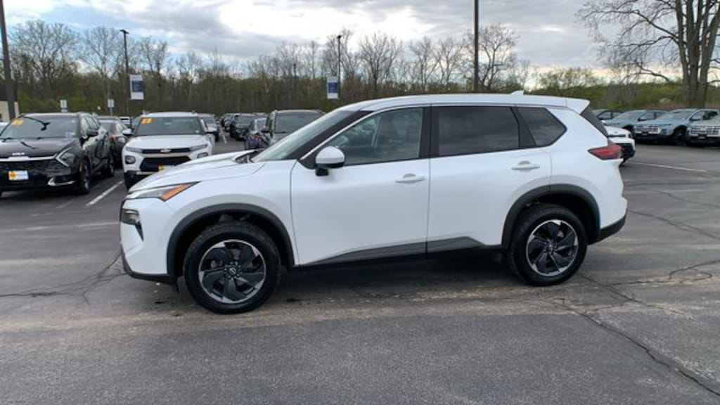 Used 2024 Nissan Rogue SV SUV