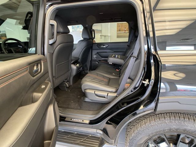 2025 Nissan Armada PRO-4X - Photo 13