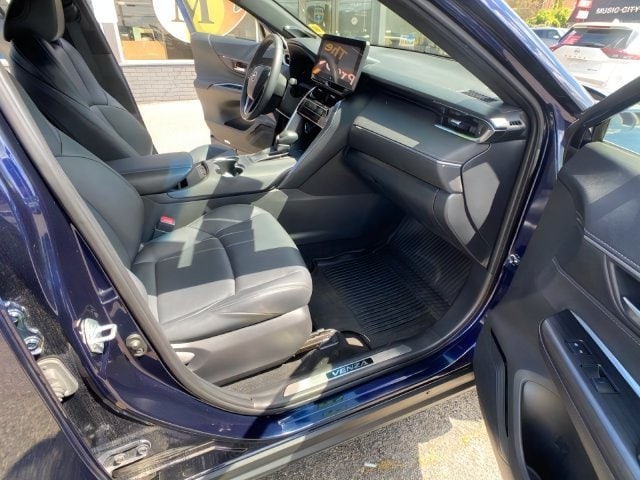 Additional photo of vehicle.
