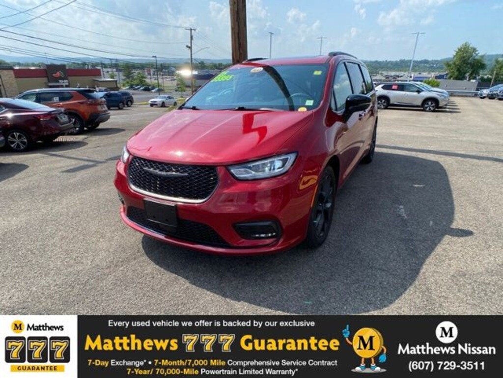 Used 2025 Chrysler Pacifica Limited Minivan/Van