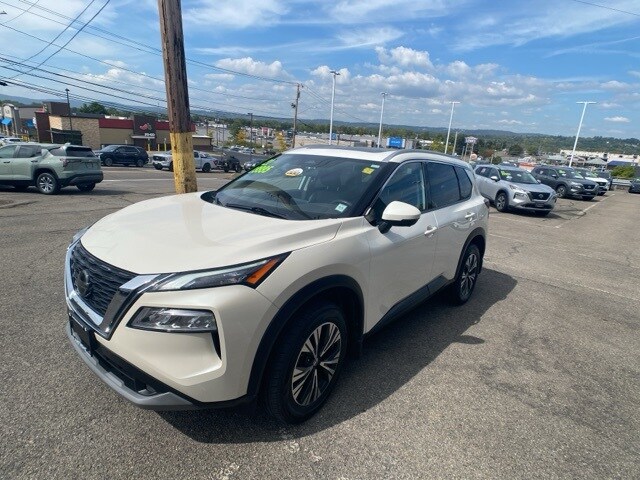 2021 Nissan Rogue SV photo 3