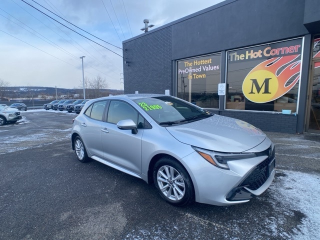 2023 Toyota Corolla Hatchback SE's photo