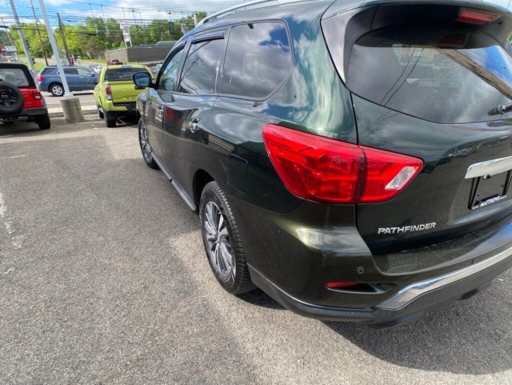 Used 2018 Nissan Pathfinder SV SUV