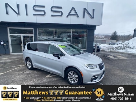 2024 Chrysler Pacifica Touring L Van Passenger Van