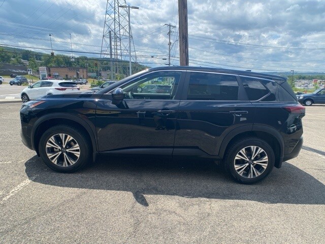 2022 Nissan Rogue SV photo 3