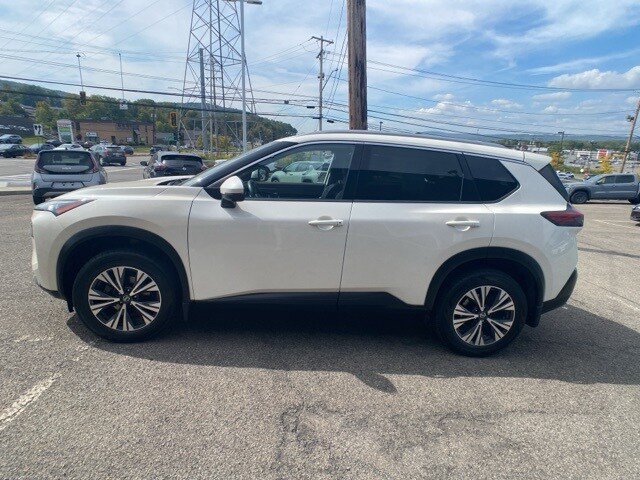 2021 Nissan Rogue SV photo 4