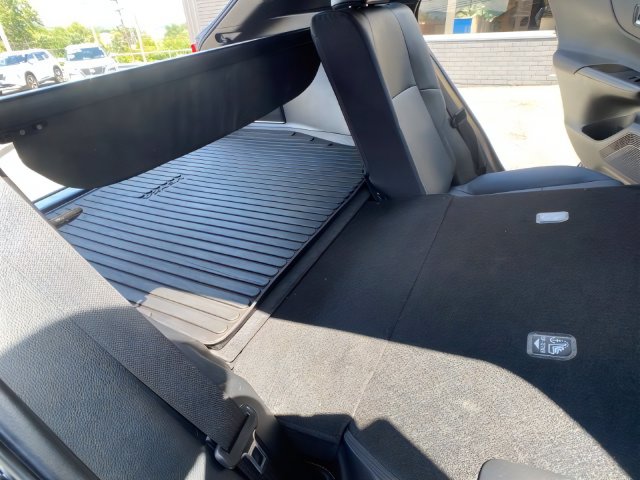 Additional photo of vehicle.