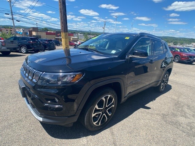 2022 Jeep Compass Limited photo 3