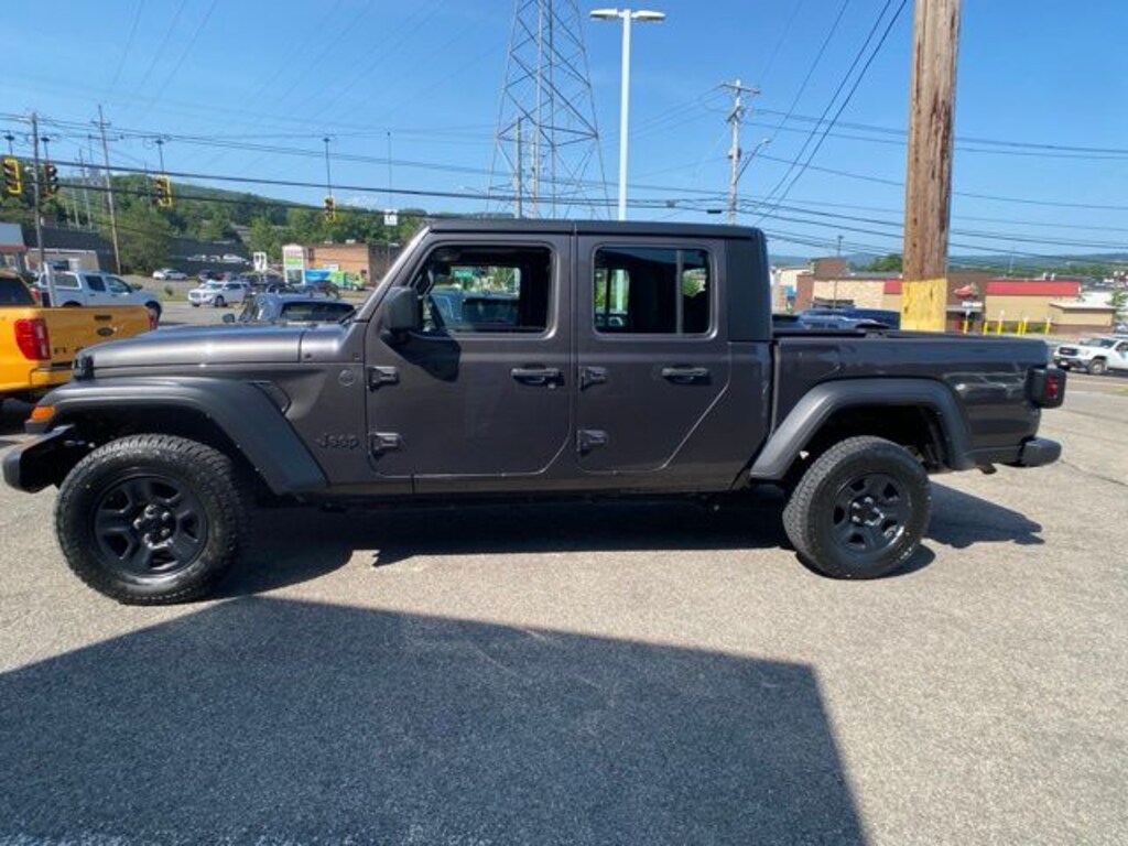 Used 2023 Jeep Gladiator Sport Truck
