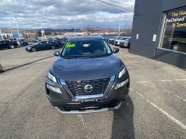 2021 Nissan Rogue SV photo 2