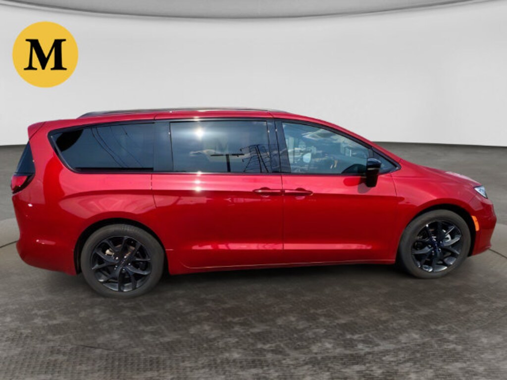 Used 2025 Chrysler Pacifica Limited Minivan/Van